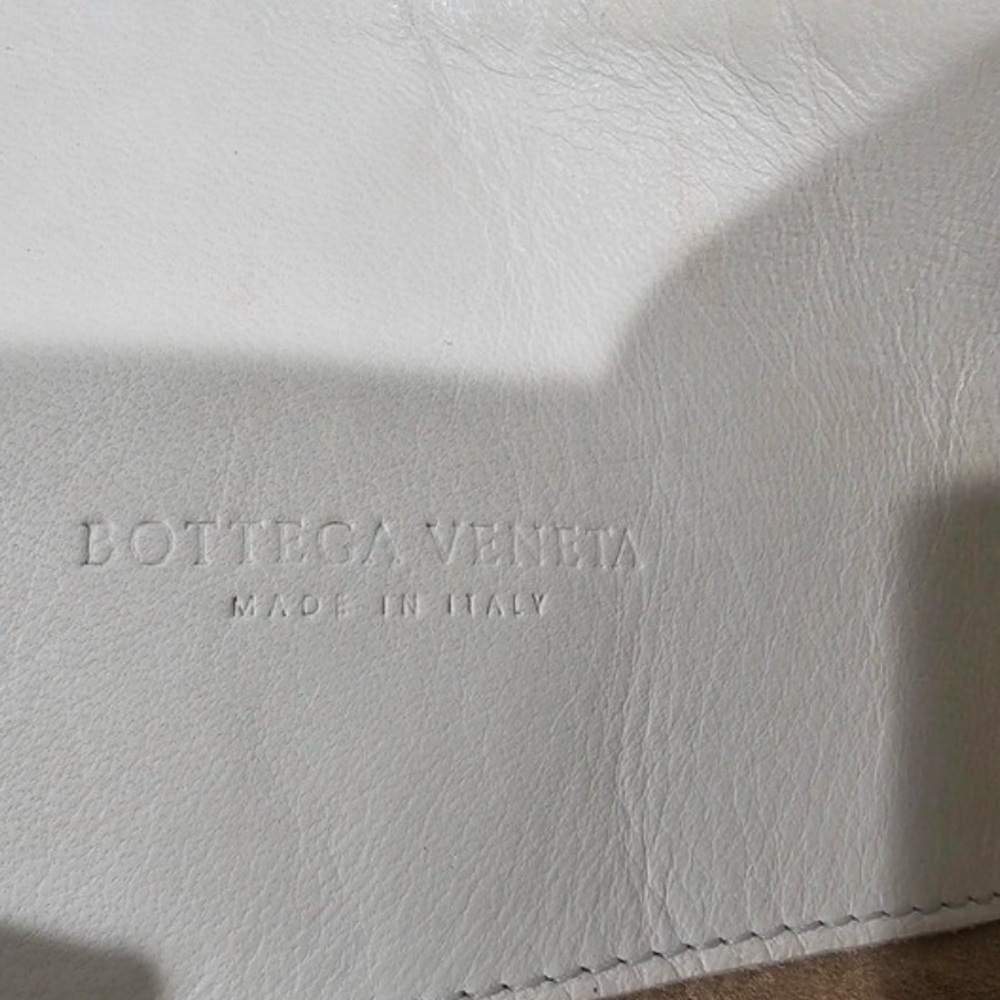 Bottega Veneta White Intrecciato Leather Tote Medium Size - Picture 14 of 16